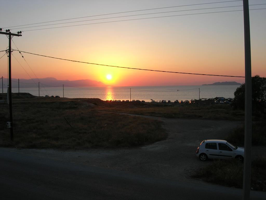 Apartment Next To The Sea In Poseidonia Posidhonía Dış mekan fotoğraf